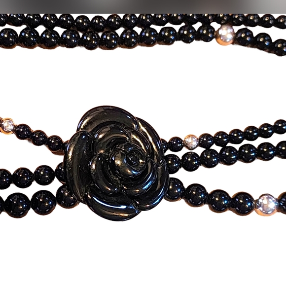 Retro Chunky Style Multi Tier Rose Necklace Black and Silver - Picture 2 of 4